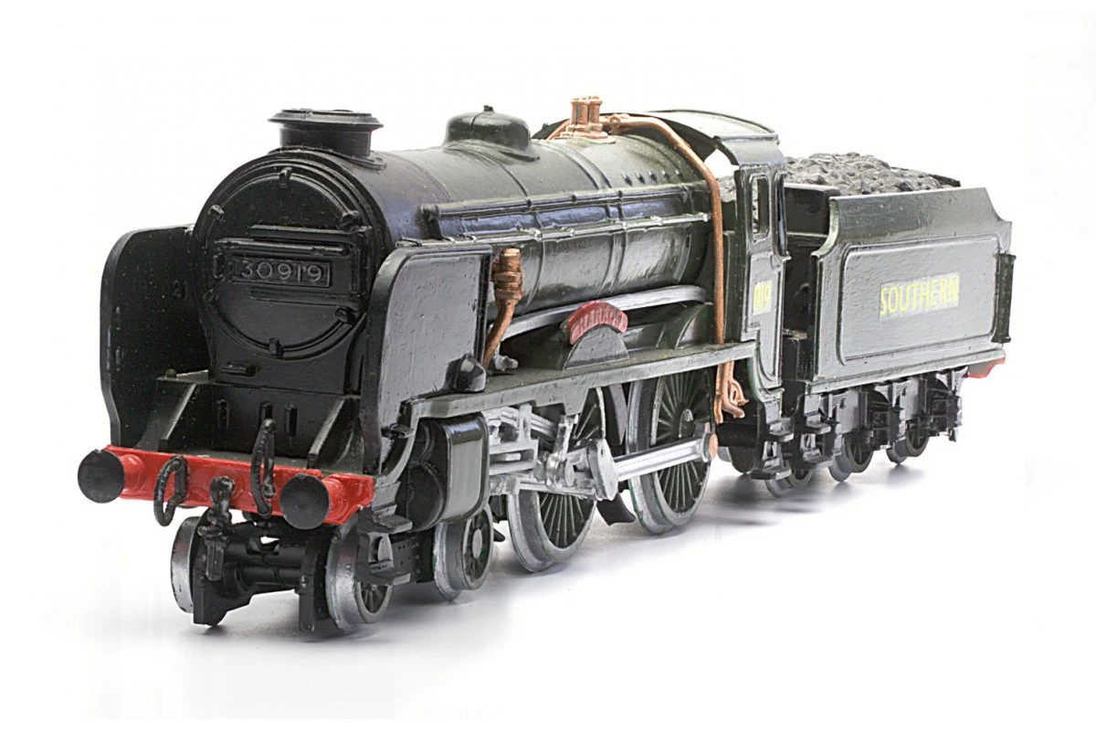 DAPOL C035 Schools Class Locomotive – OO 1 DAPOL C035 Schools Class Locomotive – OO