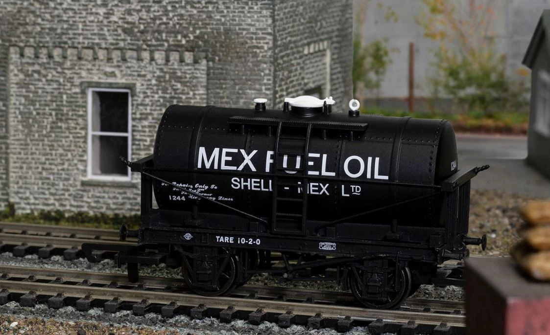 HORNBY R60120 14T Tank Wagon, Mexfuel No, 1244- Era 3 1 HORNBY R60120 14T Tank Wagon, Mexfuel No, 1244- Era 3