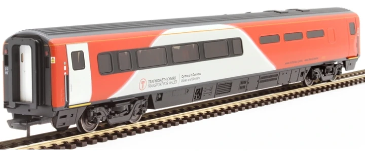 HORNBY R40189 Transport For Wales, Mk4 Standard/Kitchen, 10328 – Era 11 1 HORNBY R40189 Transport For Wales, Mk4 Standard/Kitchen, 10328 – Era 11