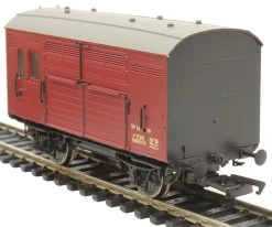 Hornby R6973 N13 Horse Box W665 In BR Crimson -Preiser Shop 1d60f576d50e3da8d5973a075474a754