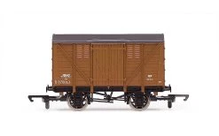 HORNBY R60029 BR, 10T Quad Vent Meat Van – Era 4