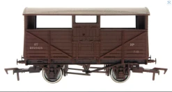DAPOL 4F-020-034 OO Gauge Cattle Wagon BR B893325 Weathered