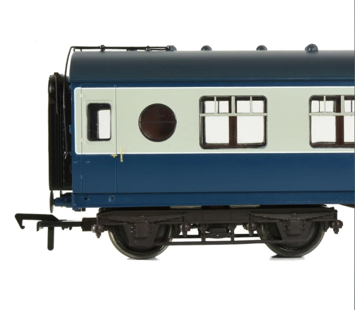 BACHMANN 39-452A LMS 57ft ‘Porthole’ Second Corridor BR Blue & Grey 3 BACHMANN 39-452A LMS 57ft ‘Porthole’ Second Corridor BR Blue & Grey - Image 3