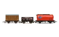 HORNBY R60048 RailRoad Triple Wagon Pack, Mixed Wagons With Box Van – Era 3