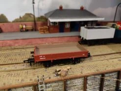 RAPIDO TRAINS UK 92810 D1744 Ballast Wagon BR Red Oxide POST SR Body No,62433