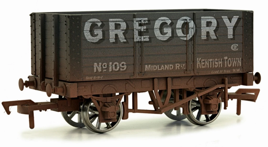 DAPOL 4F-072-010 OO GAUGE 7 PLANK WAGON GREGORY WEATHERED 1 DAPOL 4F-072-010 OO GAUGE 7 PLANK WAGON GREGORY WEATHERED
