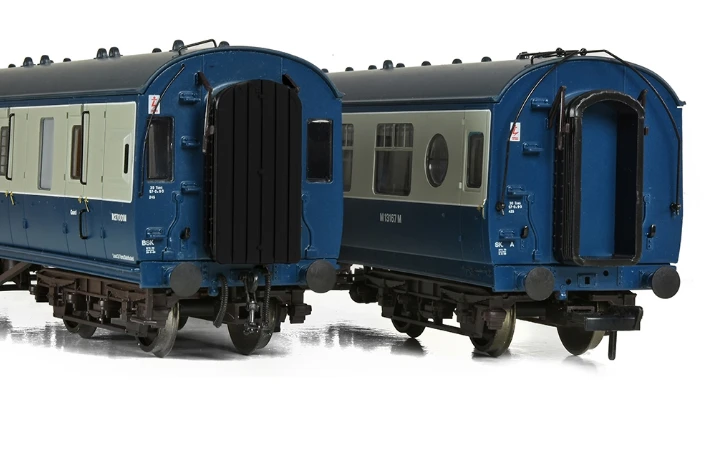 BACHMANN 39-462 LMS 57ft ‘Porthole’ Brake Second Corridor BR Blue & Grey 2 BACHMANN 39-462 LMS 57ft ‘Porthole’ Brake Second Corridor BR Blue & Grey - Image 2
